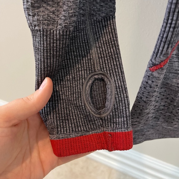 Nike Pro Women’s Long Sleeve Workout Top - Picture 2 of 3